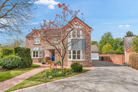 4 bedroom detached house for sale, Greenfield Park Drive, York, YO31