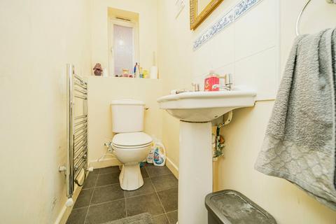 12 Eagle Lane, Tipton, DY4 0JE