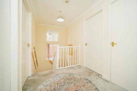 12 Eagle Lane, Tipton, DY4 0JE