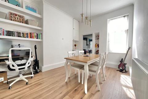 1 bedroom ground floor flat for sale, Somerset Road, Newport NP19