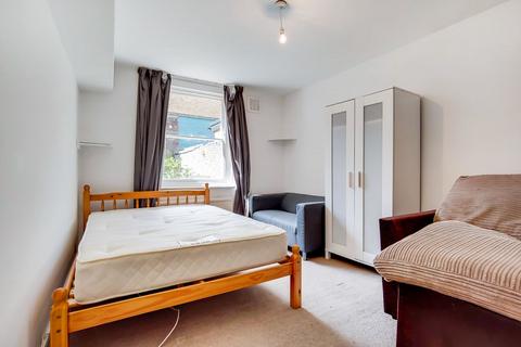 2 bedroom flat to rent, London, N16
