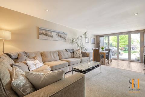 60 Basildon Drive, Basildon, SS15 5RN