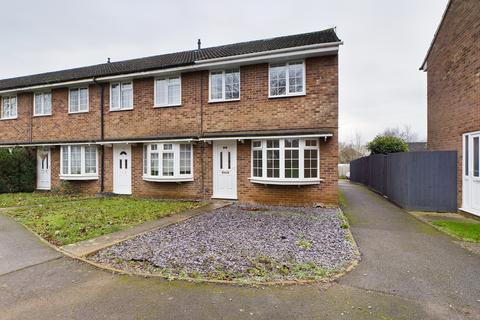 3 bedroom end of terrace house to rent, Sussex Drive, Banbury OX16