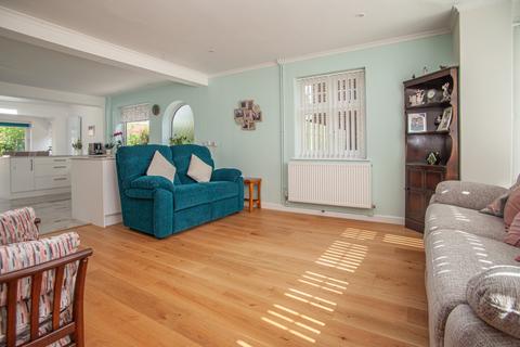 4 bedroom chalet for sale, Catherine Road, IP12 4JP