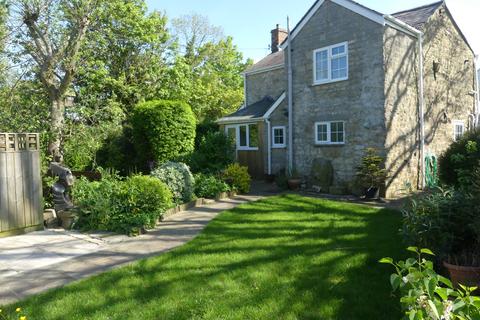 2 bedroom cottage for sale, 30 Purton Stoke SN5