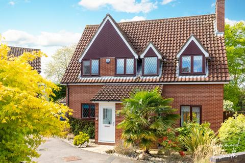 7 Chevely Close, Coopersale, Epping, CM16 7RL