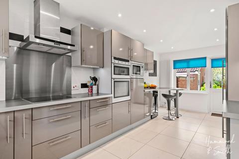 7 Chevely Close, Coopersale, Epping, CM16 7RL