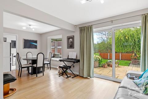 7 Chevely Close, Coopersale, Epping, CM16 7RL