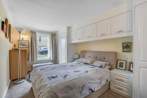 2 bedroom retirement property for sale, Cunliffe Road, Ilkley, West Yorkshire, LS29