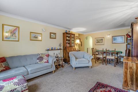 2 bedroom retirement property for sale, Cunliffe Road, Ilkley, West Yorkshire, LS29