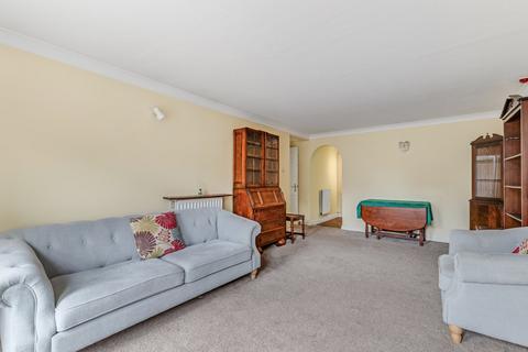 2 bedroom retirement property for sale, Cunliffe Road, Ilkley, West Yorkshire, LS29