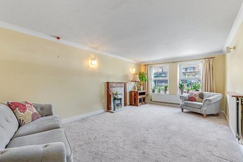 2 bedroom retirement property for sale, Cunliffe Road, Ilkley, West Yorkshire, LS29