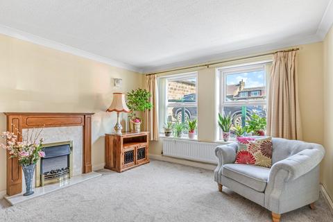 2 bedroom retirement property for sale, Cunliffe Road, Ilkley, West Yorkshire, LS29