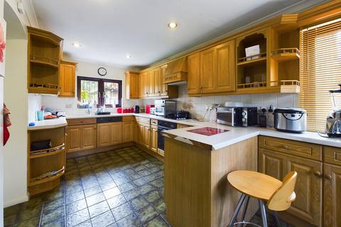 4 bedroom detached house for sale, The Badgers, Langdon Hills, Basildon, Essex, SS16