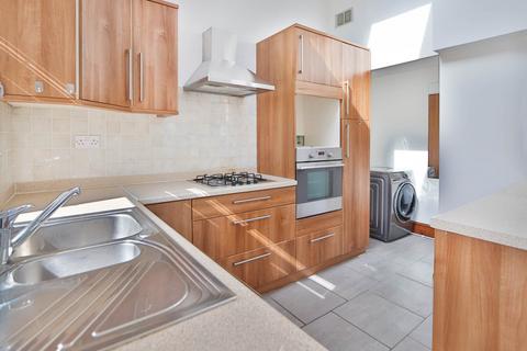 69 Queens Road, New Malden, KT3 6BY