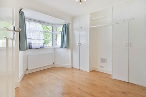 69 Queens Road, New Malden, KT3 6BY