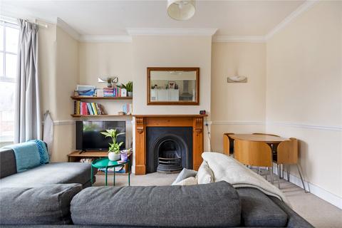 2 bedroom flat to rent, Cambray Road, London, SW12