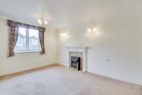 1 bedroom flat for sale, Regent Crescent, Horsforth, Leeds, West Yorkshire, LS18