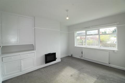 2 bedroom terraced house to rent, Park Avenue, Wakefield, WF3