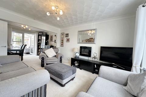 3 bedroom detached house for sale, Kensington Gardens, Wallsend, Tyne and Wear, NE28 8UW