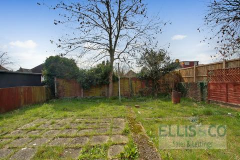 33 Farndale Crescent, Greenford, UB6 9LL