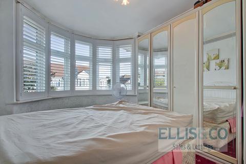 33 Farndale Crescent, Greenford, UB6 9LL