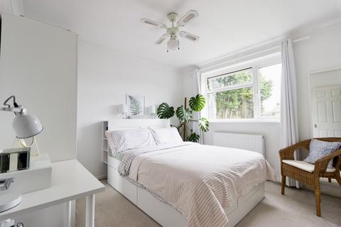 2 bedroom flat for sale, Lynholm Road, Polegate, East Sussex, BN26