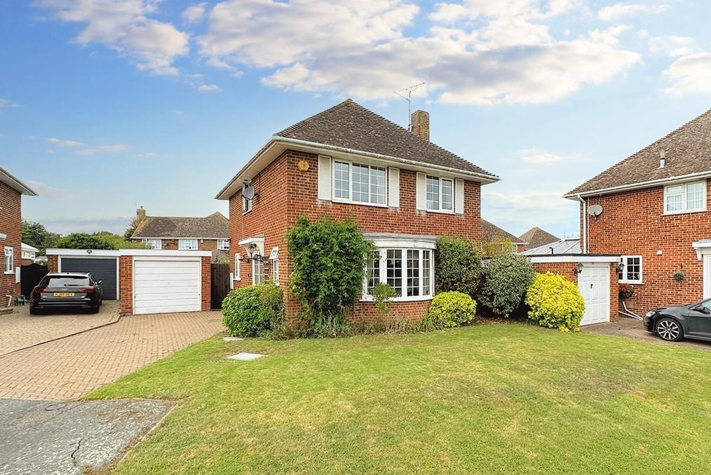 Lytham Avenue, Herne Bay, CT6 7TP 4 bed detached house for sale £450,000