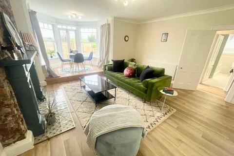 2 bedroom apartment to rent, Beaconsfield Villas, Brighton