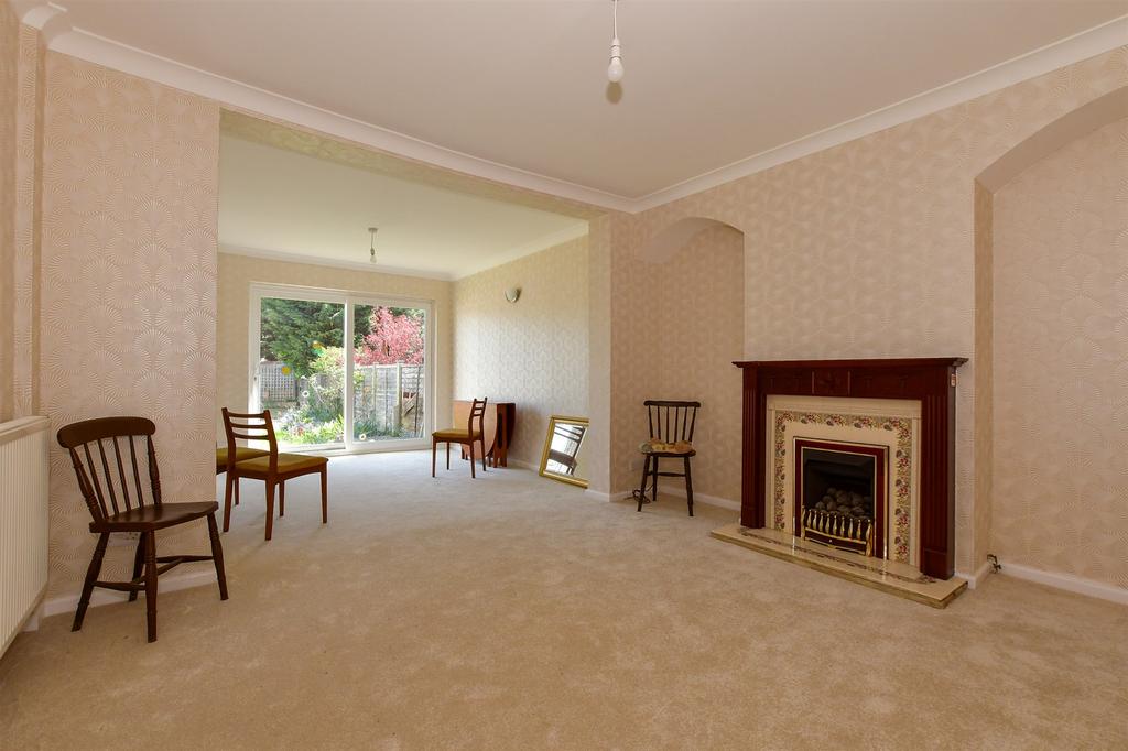 Red Lodge Crescent, Bexley, Kent 2 bed semidetached bungalow for sale