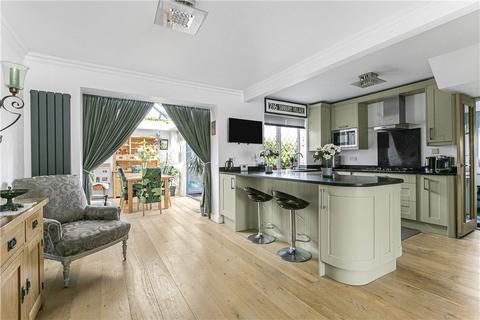 4 bedroom semi-detached house for sale, Oak Grove, Sunbury-on-Thames, Surrey, TW16