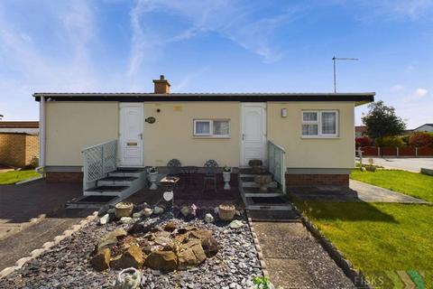 1 bedroom park home for sale, Creek Road, Canvey Island, SS8