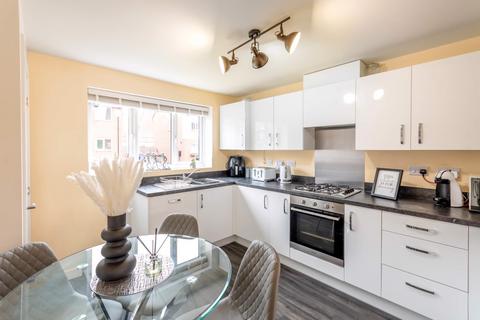16 Miners Drive, Woodlands, Doncaster, DN6 7FL