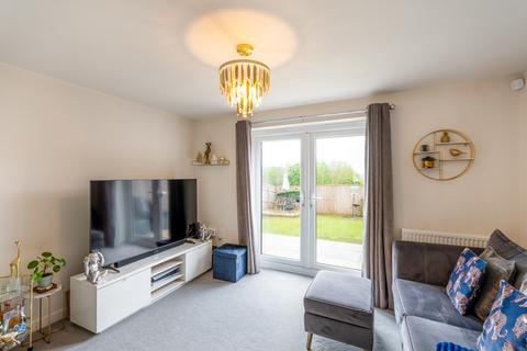 16 Miners Drive, Woodlands, Doncaster, DN6 7FL