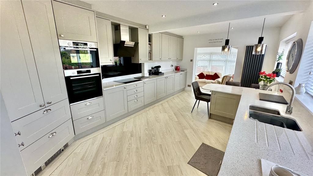Fitted Kitchen