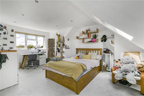 4 bedroom semi-detached house for sale, Ryecroft Avenue, Twickenham, TW2