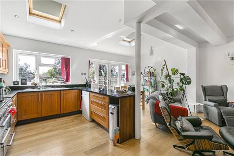 50 Ryecroft Avenue, Twickenham, TW2 6HR