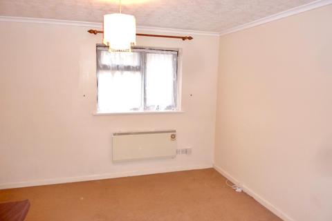 2 bedroom semi-detached house to rent, Stanier Close, Walsall WS4