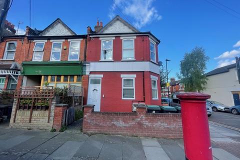 2 bedroom flat to rent, North View Road, Hornsey