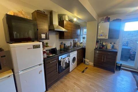2 bedroom flat to rent, North View Road, Hornsey