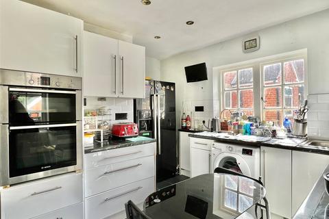 4 bedroom semi-detached house for sale, High Street, Milford on Sea, Lymington, Hampshire, SO41