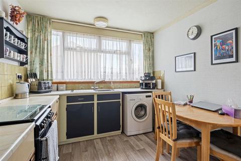 28 Ridgewell Close, Dagenham, RM10 9AJ
