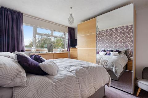 28 Ridgewell Close, Dagenham, RM10 9AJ
