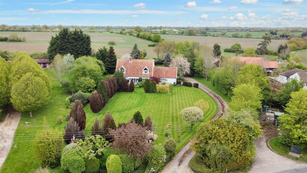 Dennington, Nr Framlingham, Suffolk 4 bed detached house for sale £