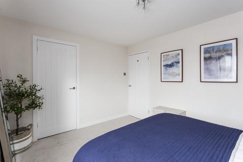 73 Clermiston Crescent, Edinburgh, EH4 7BP