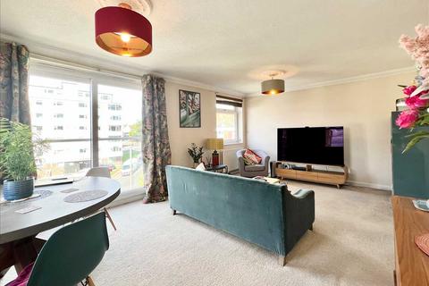 2 bedroom apartment for sale, Grand Drive, Leigh on Sea SS9