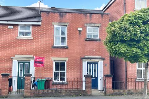 3 bedroom terraced house to rent, Greenheys Lane West, Manchester M15