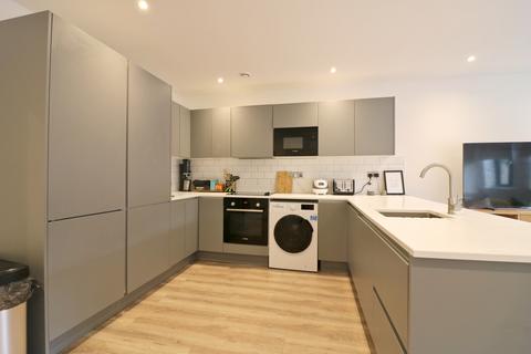 3 bedroom flat to rent, Gunnersbury Avenue, London, W5