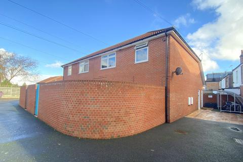 2 bedroom flat for sale, Consort Close, Parkstone, Poole, BH12