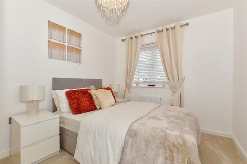 9 Sun Marsh Way, Gravesend, DA12 2FE